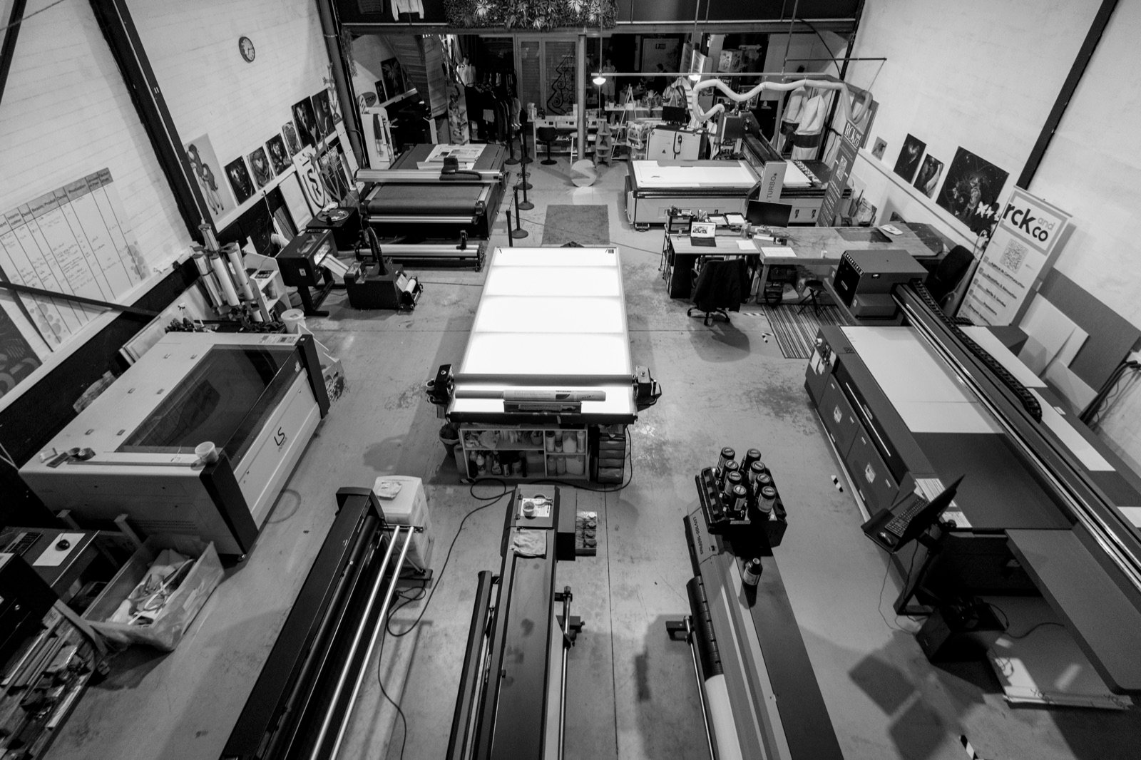L'atelier de fabrication de L'Arène de la Com à Aigues-Mortes